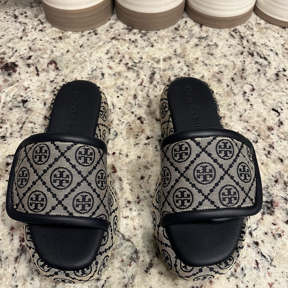 Tory Burch Perfect Navy Platform Sandals - Picture 2 of 5